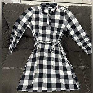 Black/white belted plaid dress Can be worn with leggings or without. Never worn
